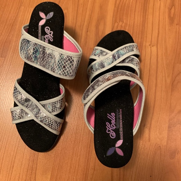 New Made in Spain Silver Sandals - Picture 3 of 3